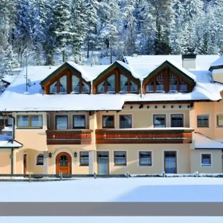Apartment At The *
